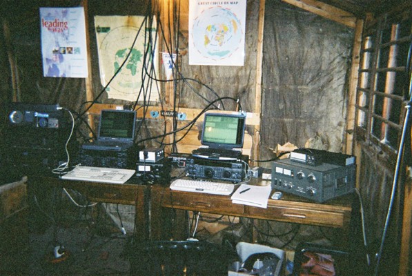 Photograph of CQWW 2004