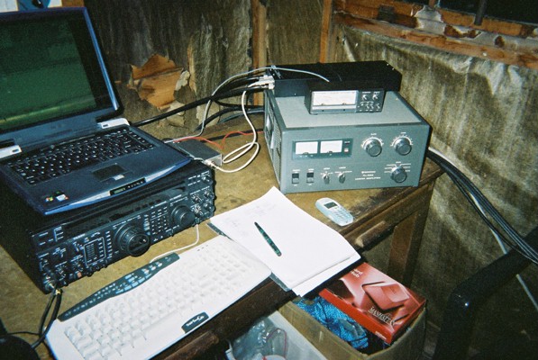 Photograph of CQWW 2004
