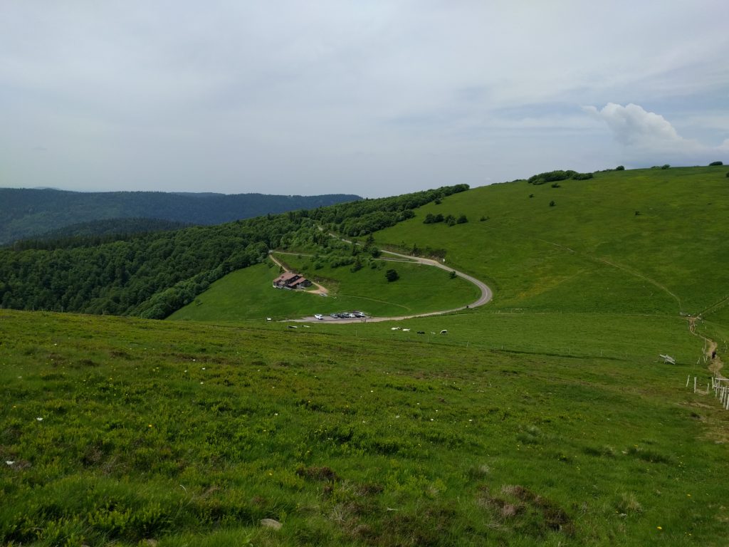 The carpark and road from Rothenbachskopf